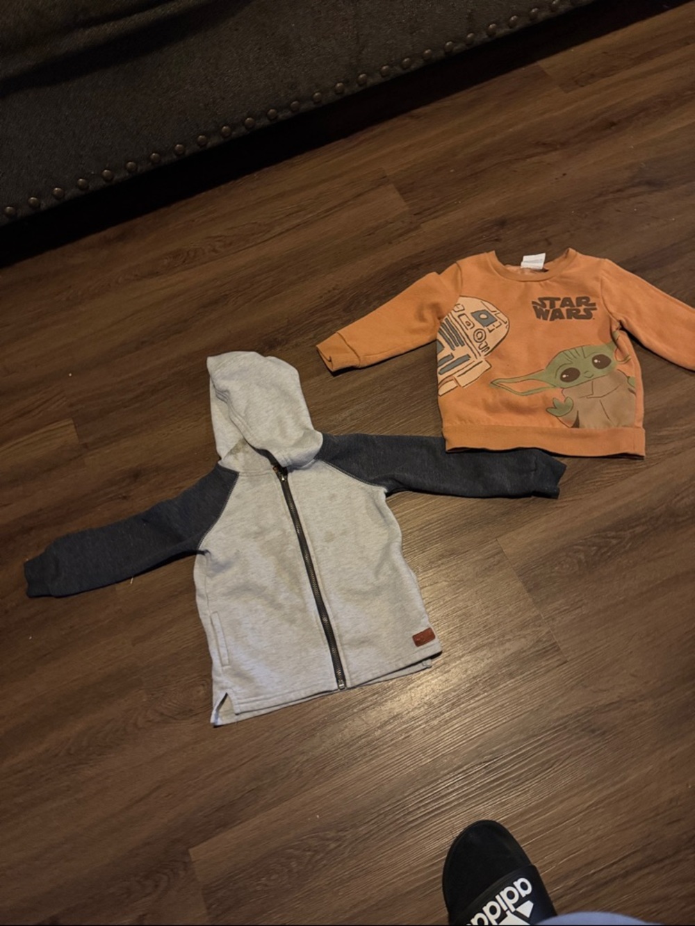 Star Wars/7 FAM GUC Orange Grogu & R2-D2 Kids Sweatshirt Bundle